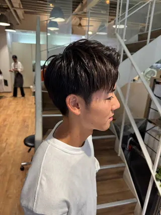 ショート メンズ hip's eyes 渡辺舜のヘアスタイル