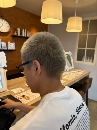 メンズ トリカイ コノハのヘアスタイル