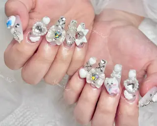 ネイル 🦋 Queenieのネイルデザイン