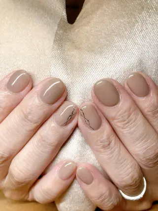 ネイル ECLAT エクラ所属・寺山 千鶴のネイルデザイン