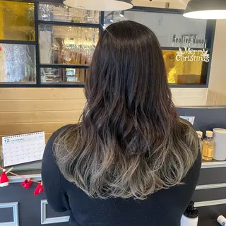 セミロング カラー スナコザワ レナのヘアスタイル