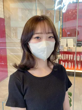 ミディアム 荒谷 薫のヘアスタイル