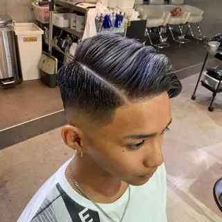 ショート 及川シゲル 髪質改善講師のヘアスタイル