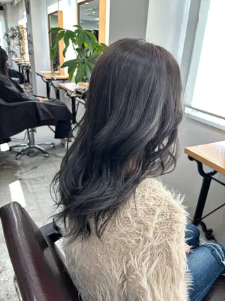 セミロング フルリール所属・フルリール/中庄/ ハイトーン/縮毛矯正のヘアスタイル