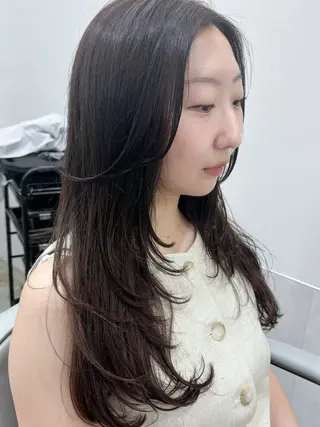 ロング makoto⌇レイヤ ー⌇艶カラー🍒‎のヘアスタイル