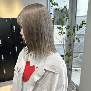 カラー セミロング ハイトーン😺艶 ✨ブリーチ✨透明感のヘアスタイル