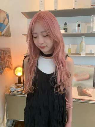 カラー hinata /ハイトーンのヘアスタイル