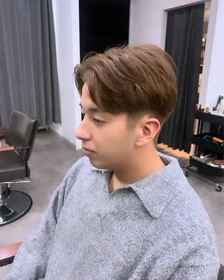 カラー メンズ 川﨑 未稀のヘアスタイル