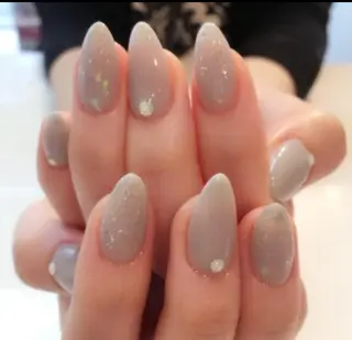 ネイル ゲン レイカのネイルデザイン