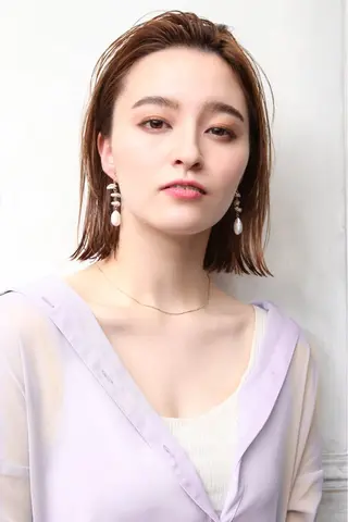 ミディアム カラー 秋葉 玲唯のヘアスタイル