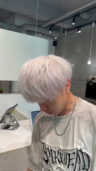 ショート カラー メンズ MONIQA所属・🐲RYUKI メンズブリーチのヘアスタイル