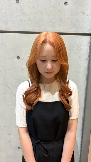 ロング カラー 暖色カラーワンカラー ななほ🌷⋆⭒˚のヘアスタイル