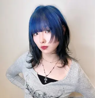 ミディアム カラー 大阪ウルフカット ハッシュカットのヘアスタイル