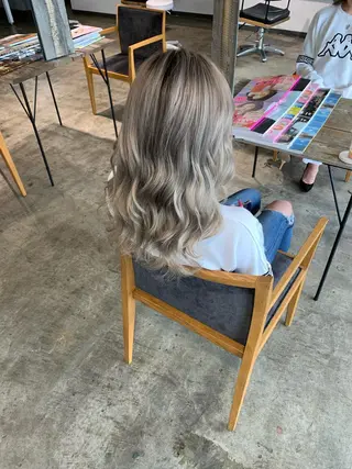 セミロング カラー 🌈ディレクター🌈 徳松優希のヘアスタイル