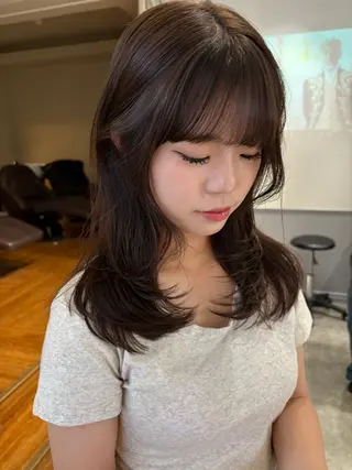 ミディアム siki所属・SIKI yuuna レイヤーカット🪽のヘアスタイル