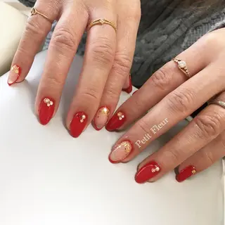 ネイル Petit Fleur所属・青柳 亜梨奈のマツエク・マツパデザイン