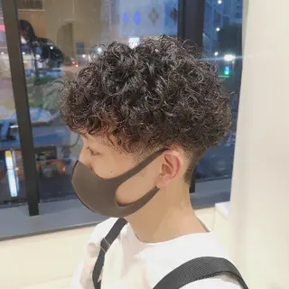 メンズ パーマ 渡辺 愛枝/艶カラー🩵のヘアスタイル