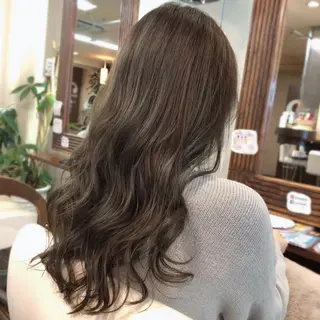 セミロング カラー 山崎 絵莉香のヘアスタイル