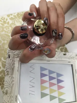 ネイル 指名支持率NO.1 スタイリストのヘアスタイル