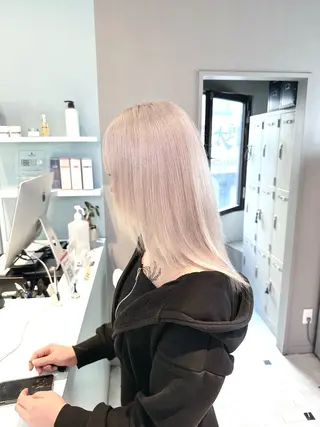 セミロング カラー 🪄池袋ハイトーン 🪄ブリーチカラーのヘアスタイル