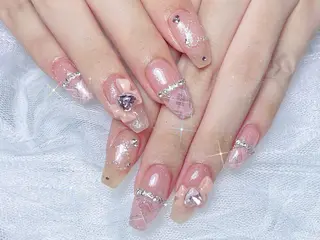 ネイル 🦋 Queenieのネイルデザイン