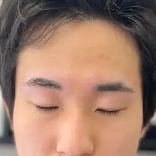 アイブロウ Lumie所属・Lumie 岡田のネイルデザイン