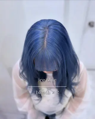 ロング カラー 🩵色落ち可愛い 寒色カラー🩵のヘアスタイル