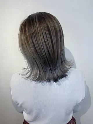 ミディアム カラー _WHITE 天神店 YUMEKA🐻のヘアスタイル