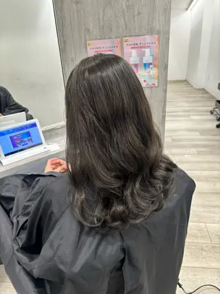 セミロング カラー air-YOKOHAMA所属・ホソダ ルミのヘアスタイル