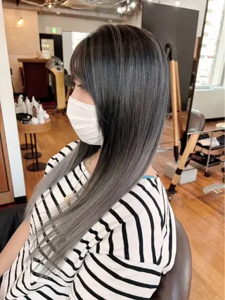 ロング カラー 堀部 梨瑠のヘアスタイル