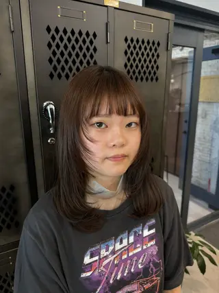 ミディアム INORI /フェイスレイヤーのヘアスタイル