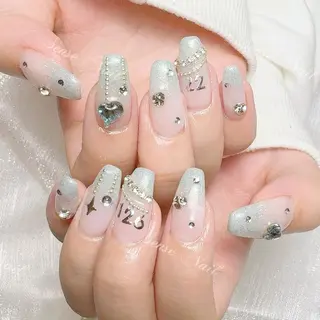 ネイル Kurieitibu 🍬Byu~tīのネイルデザイン