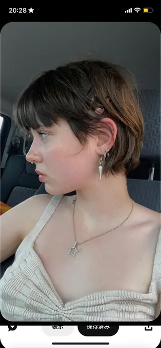 ショート MIU/ルーツカラー 顔まわりレイヤーのヘアスタイル