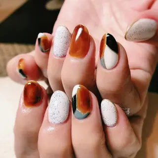 セミロング ネイル パラジェル lira nailのネイルデザイン