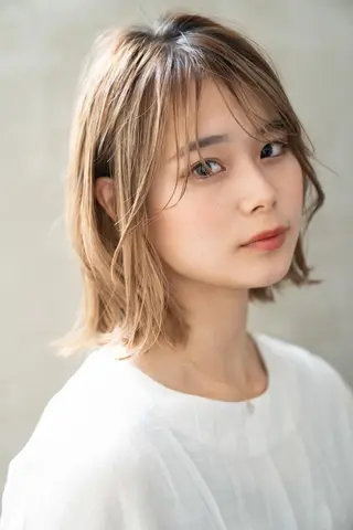 ショート カラー 向井 美緒のヘアスタイル