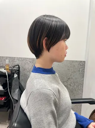 ショート 小坂 郁美のヘアスタイル