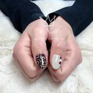 ショート カラー ネイル Lea NAILsalon所属・Le’a NailSalonのネイルデザイン