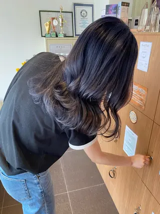 セミロング カラー 透明感カラーブリーチ 🌼シゲモトアヤ🌼のヘアスタイル