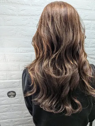 カラー セミロング 加藤 直樹のヘアスタイル