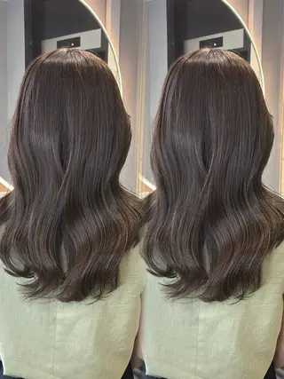 ロング 韓国ヘア/ブリーチ無 しWカラー/オリーブのヘアスタイル