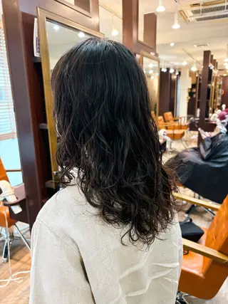 セミロング パーマ Miyamoto Yasuchikaのヘアスタイル