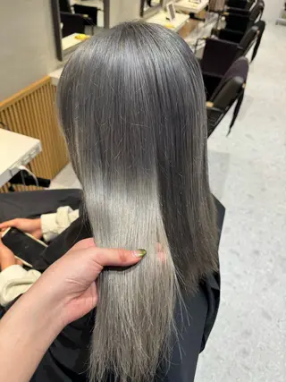 ロング karin ボブハイトーンのヘアスタイル