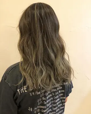 セミロング カラー luve heart's And Be minamisemba所属・脇坂 佳世の眉毛・アイブロウイメージ