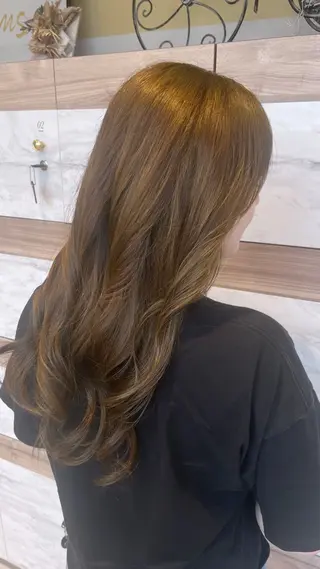 カラー 井上 優那のヘアスタイル