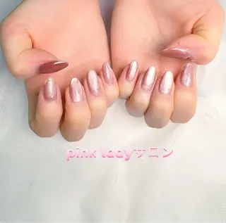 ネイル pink ladyサロン所属・べ にのネイルデザイン
