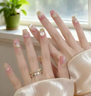 ネイル U +のネイルデザイン