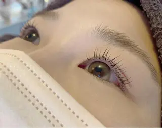 マツエク・マツパ M'sアイブロウ所属・梅田駅近！半個室 M'sアイブロウの眉毛・アイブロウイメージ