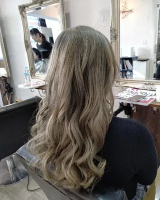 ロング カラー bathair  所属・bathair 持田侑祐のヘアスタイル