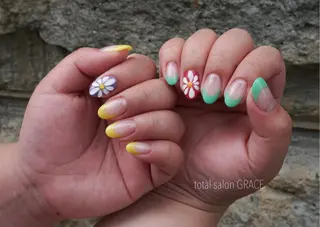 ショート カラー パーマ ヘアアレンジ メンズ キッズ ネイル マツエク・マツパ yuri kaのネイルデザイン