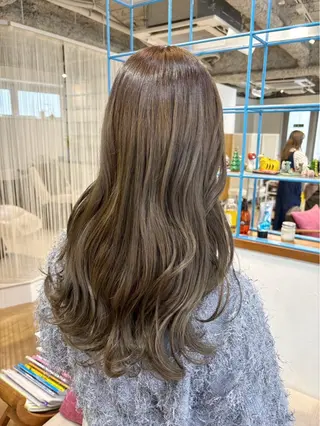 ロング 伊藤 かなのヘアスタイル